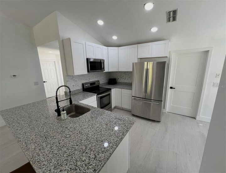 Property Photo: 12824 Dunhill Drive FL 33624