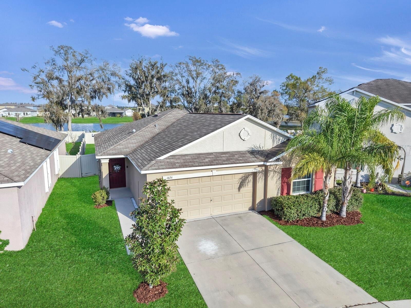 Property Photo: 1624 Broad Winged Hawk Drive FL 33570