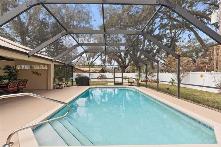 Property Photo:  1254 Timberidge Loop S  FL 33809 