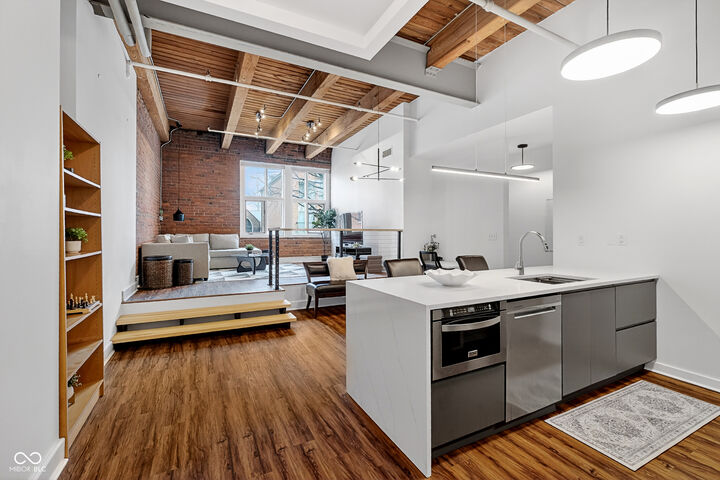 Property Photo:  430 N Park Avenue 101  IN 46202 