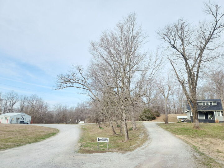 Property Photo:  8193 Old Highway 13 Highway  IL 62966 