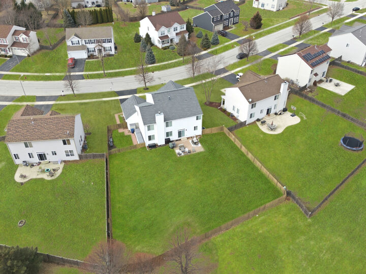 Property Photo:  2404 Sumac Drive  IL 60560 