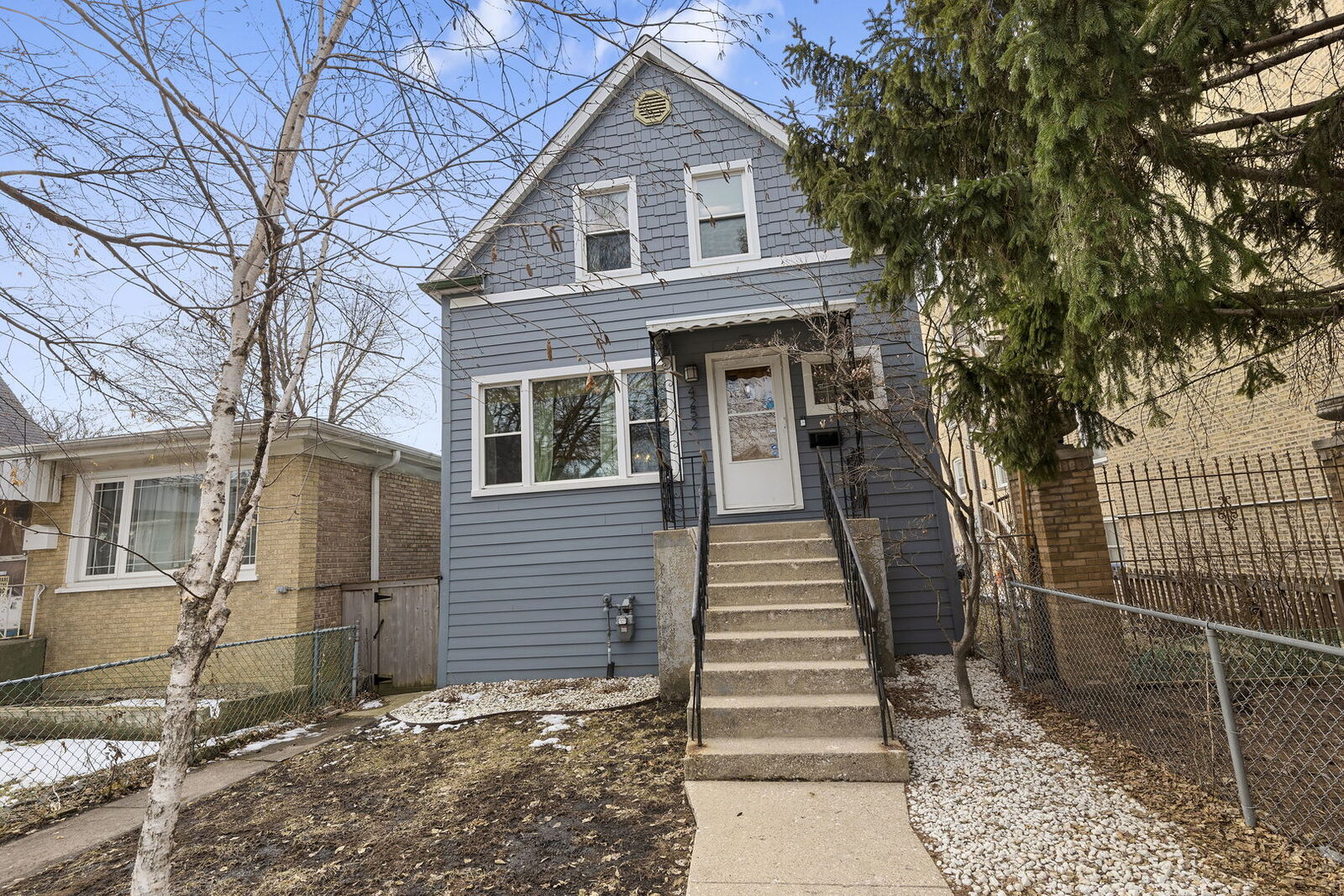 Property Photo:  4252 N Bernard Street  IL 60618 
