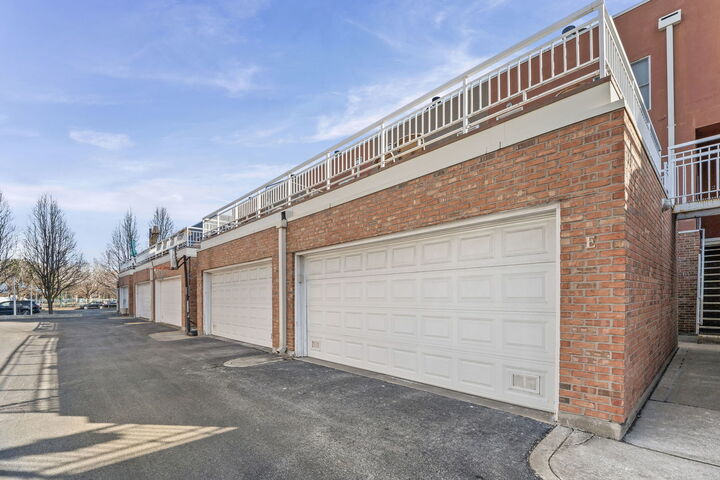 Property Photo:  51 W 15th Street E1  IL 60605 