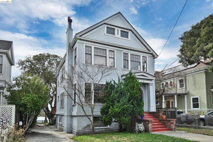 Property Photo:  1822 Clinton Ave  CA 94501 