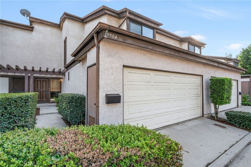 Property Photo: 9904 Aspen Circle CA 90670