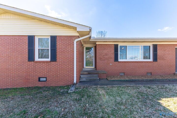 Property Photo:  19948 Huntsville Brownsferry Road  AL 35671 