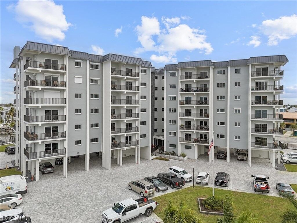 Property Photo:  1511 Estero Boulevard 504  FL 33931 
