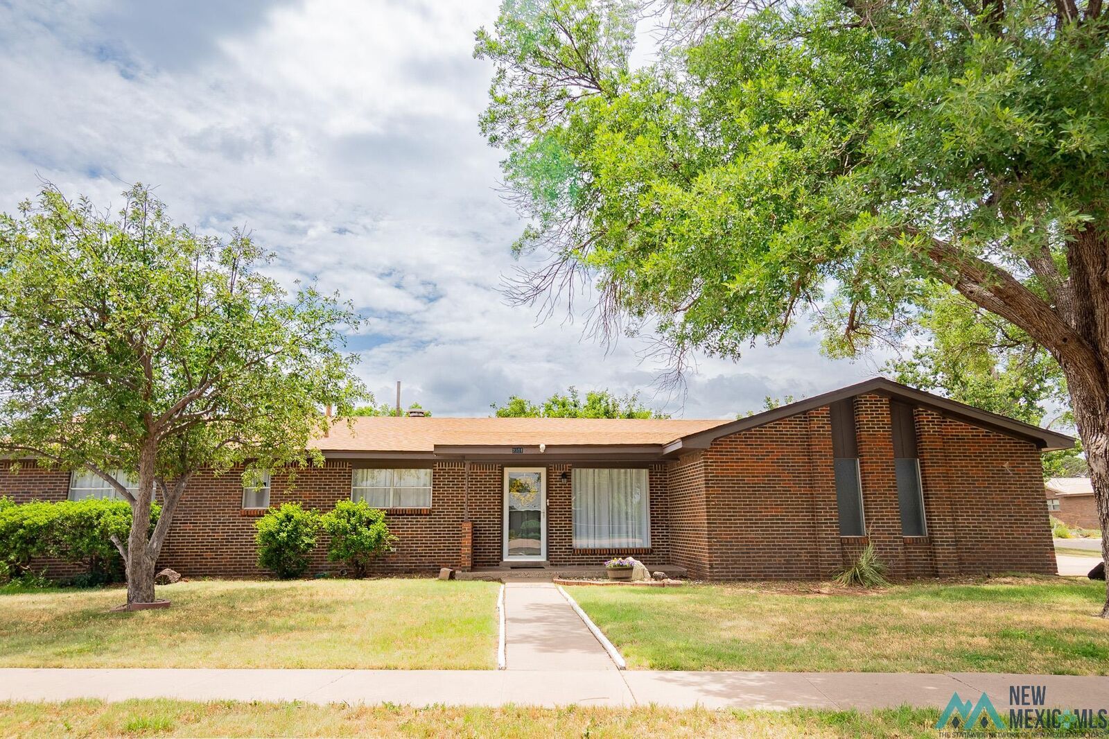 Property Photo:  2301 Echols Avenue  NM 88101 