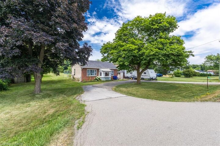 2718 Upper James Street — photo 1