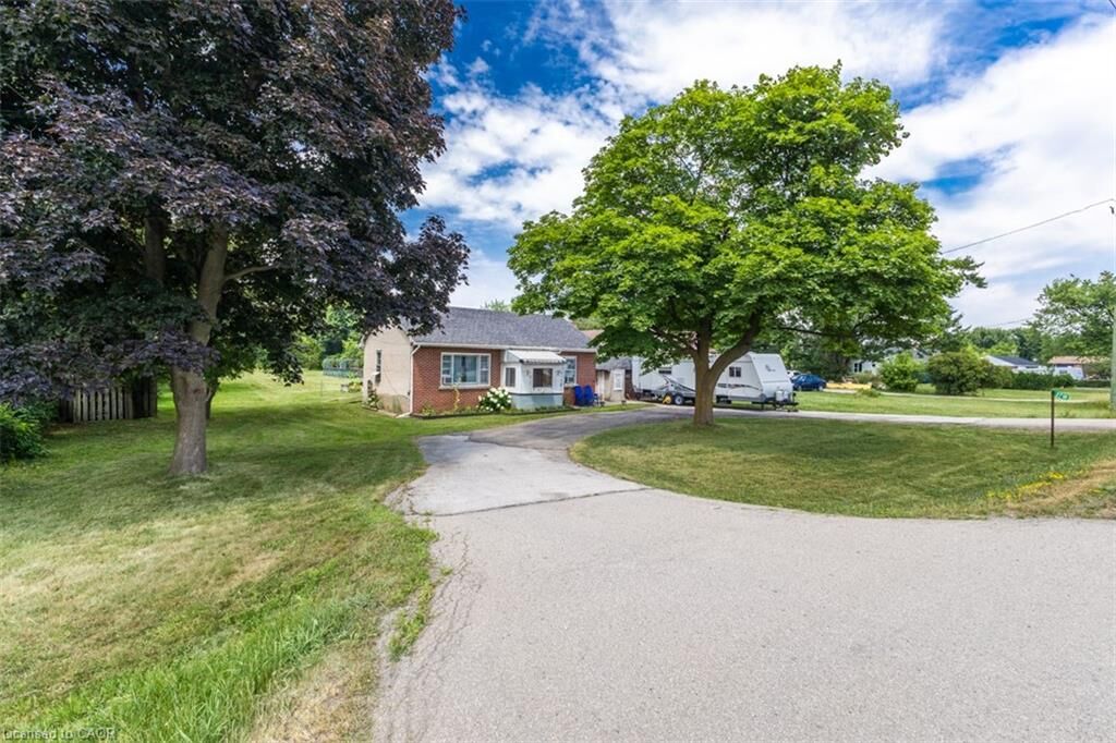 Property Photo: 2718 Upper James Street ON L0R 1W0