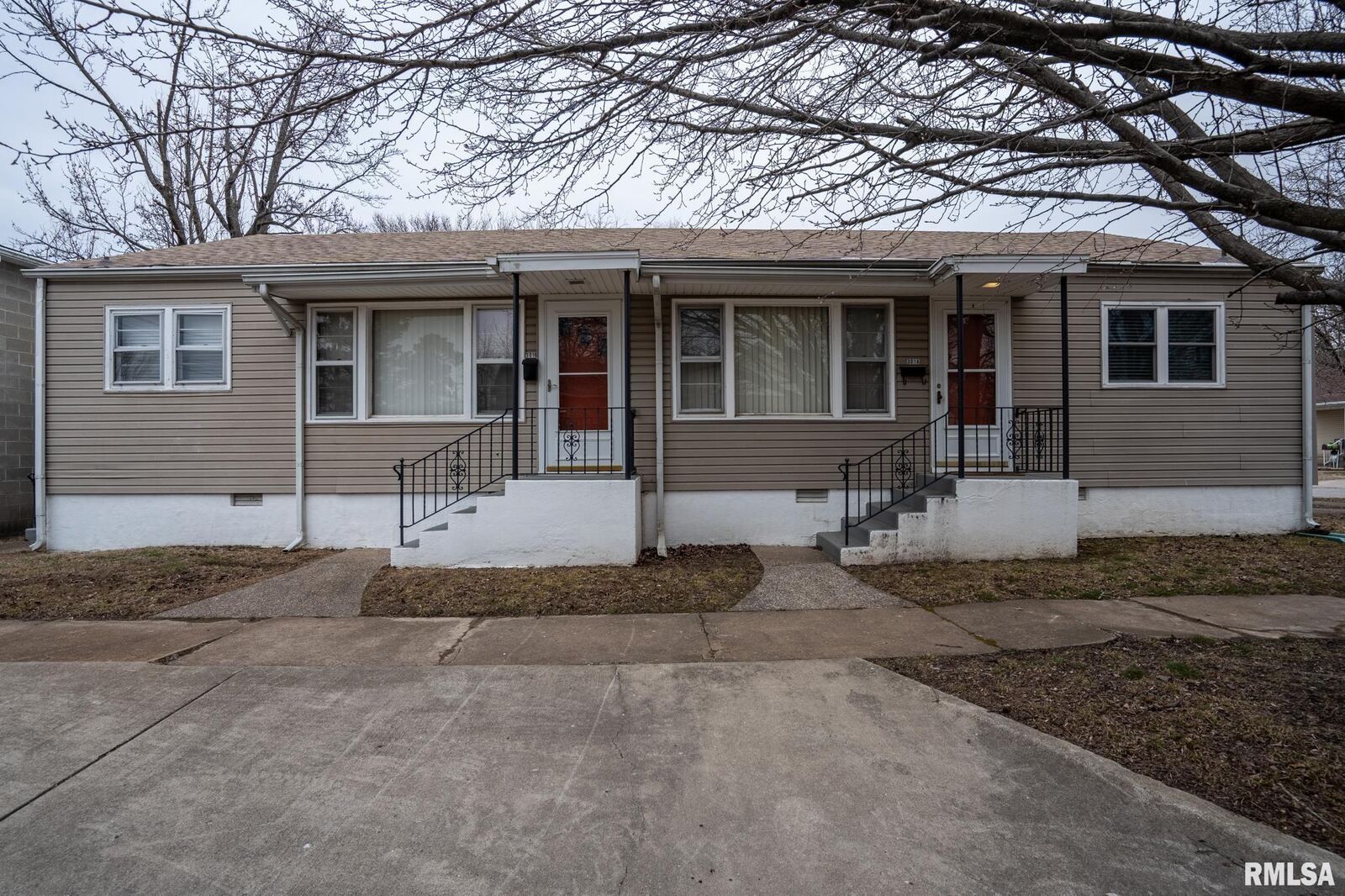 Property Photo:  301 N 12th Street  IL 62948 
