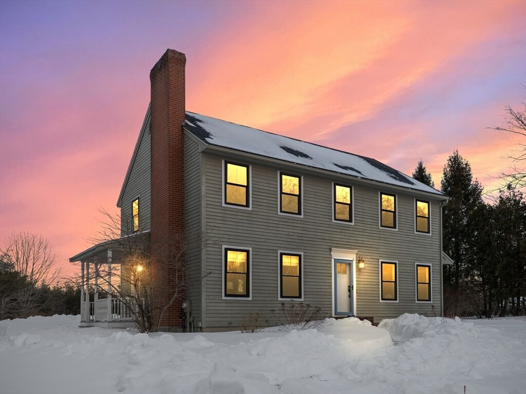 Property Photo:  41 Hill St  MA 01612 