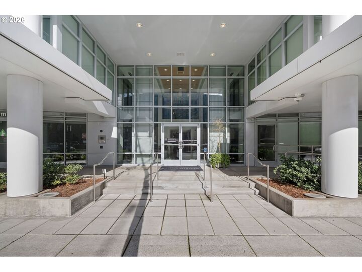 Property Photo: 1310 NW Naito Pkwy #1002A OR 97209