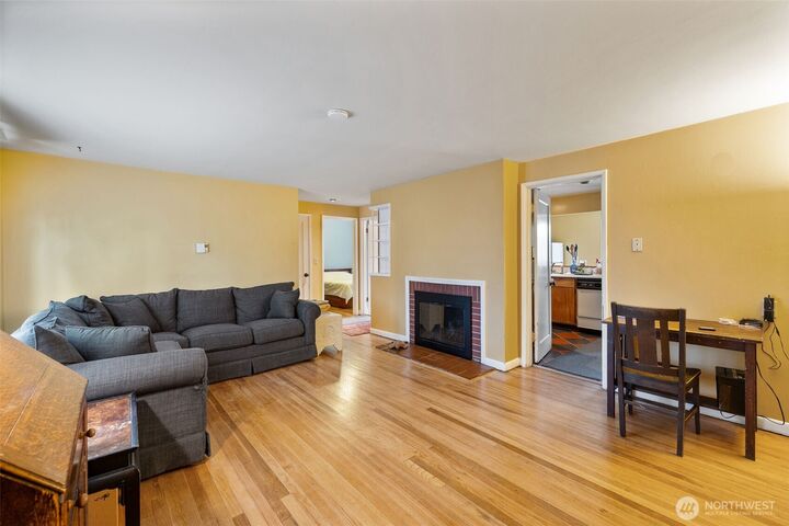 Property Photo:  15548  9th Avenue NE  WA 98155 