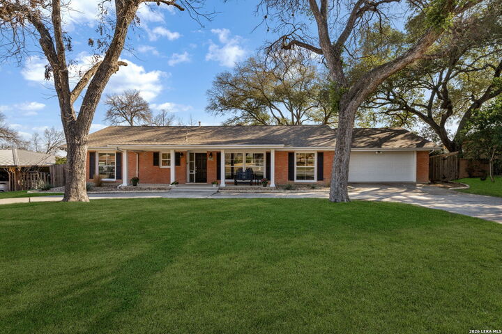 Property Photo: 1416 Wiltshire TX 78209