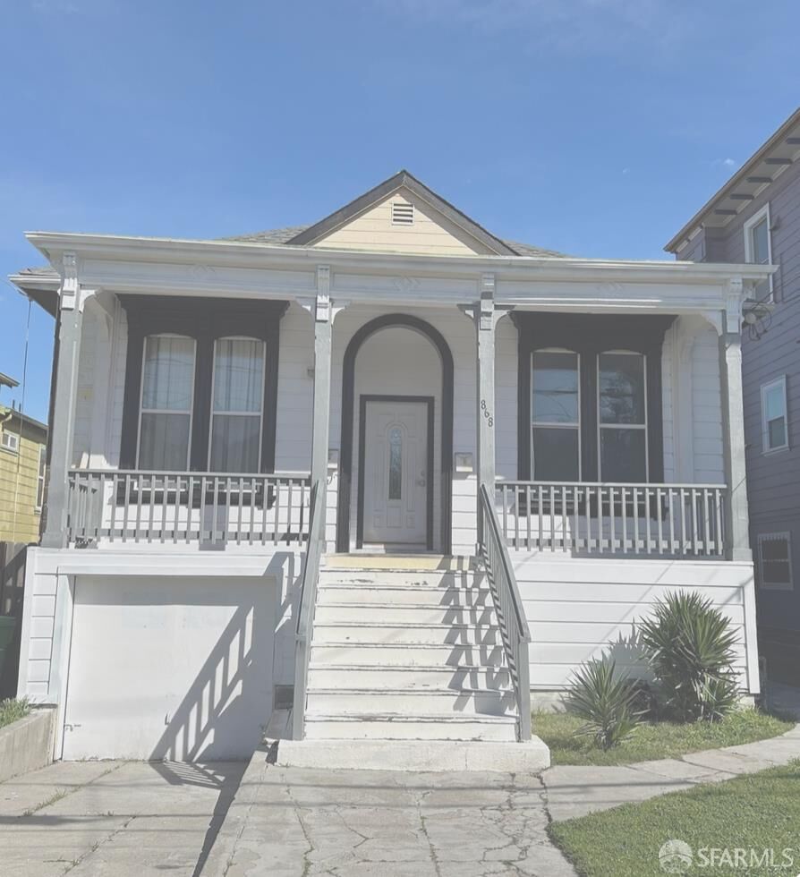 Property Photo:  868 21st Street  CA 94607 