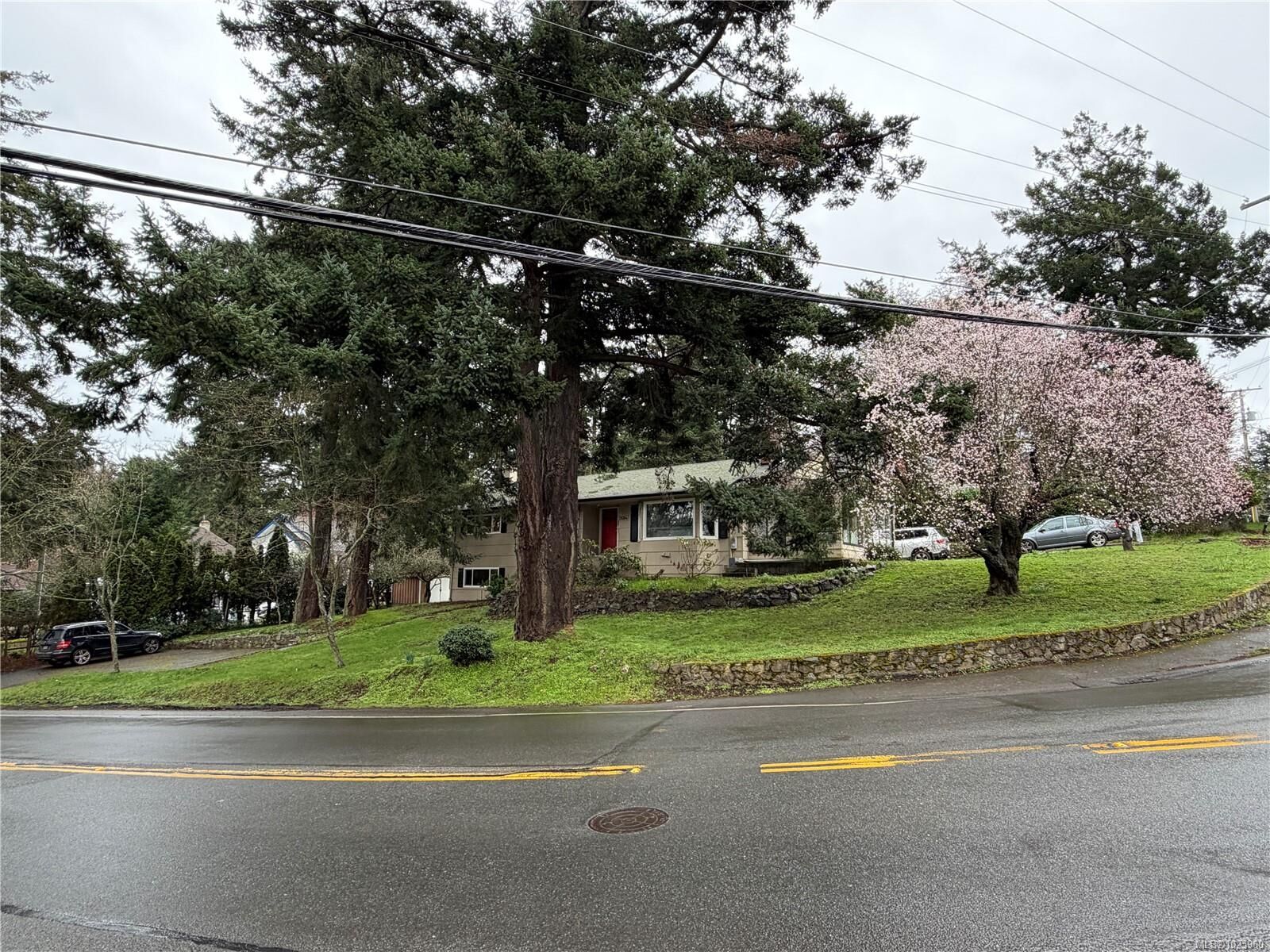 Property Photo: 2684 Sea View Rd BC V8N 1K6