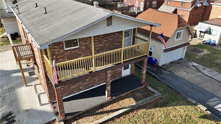 Property Photo:  927 Vance Ave Unit B  PA 15108 