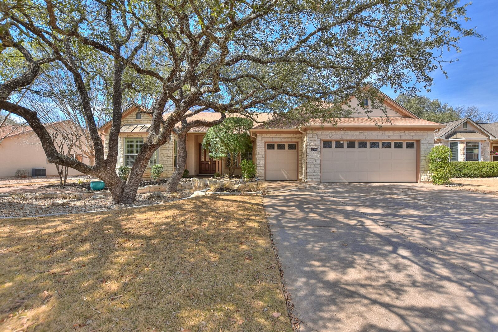 Property Photo:  106 Longhorn Trail  TX 78633 