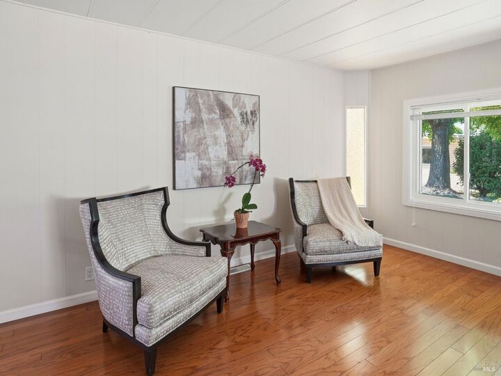 Property Photo: 815 Las Palmas Avenue CA 94949