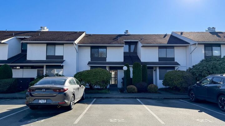 Property Photo: 9700 Glenacres Drive 117 BC V7A 1Y7