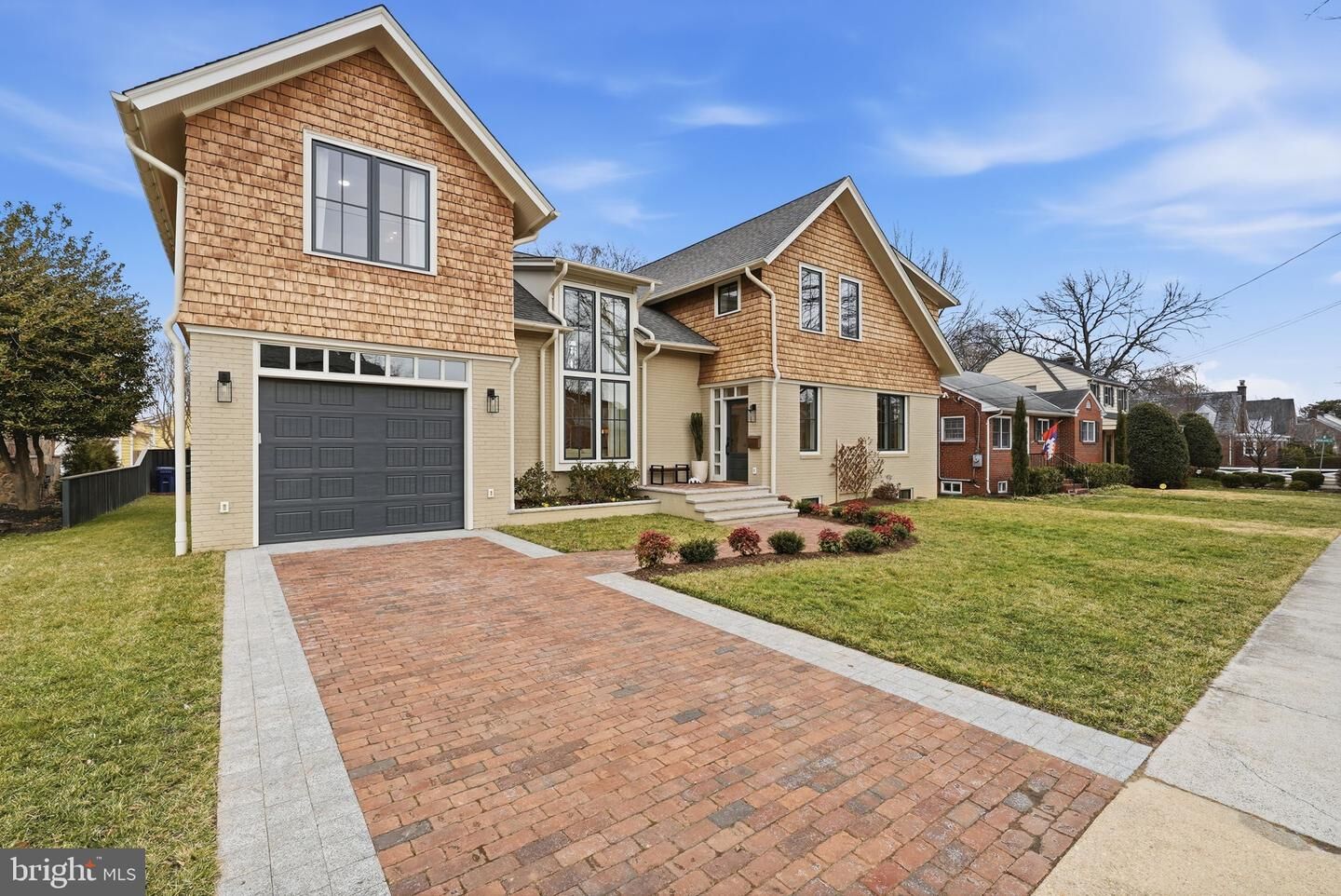 Property Photo:  605 Hilltop Terrace  VA 22301 