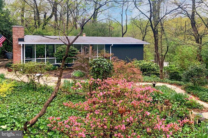 Property Photo:  1812 Drury Lane  VA 22307 