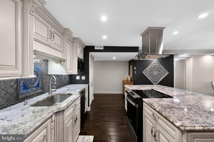 Property Photo:  1420 Locust Street 31I  PA 19102 