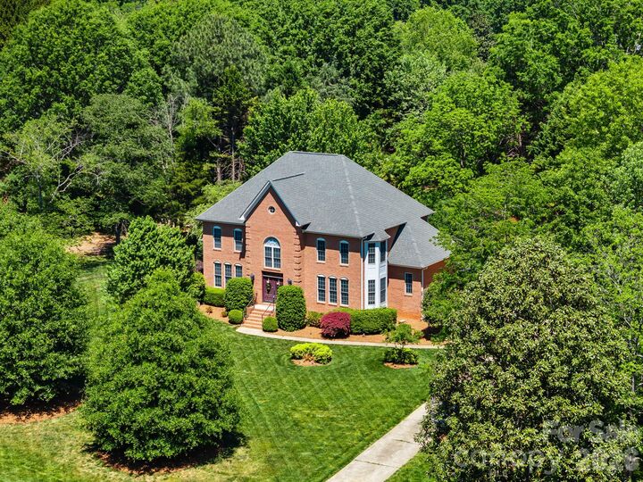 Property Photo:  6119 Highview Road  NC 28104 