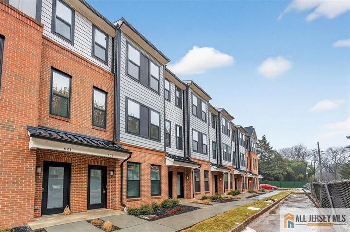 Property Photo:  505 Sadie Circle  NJ 08901 