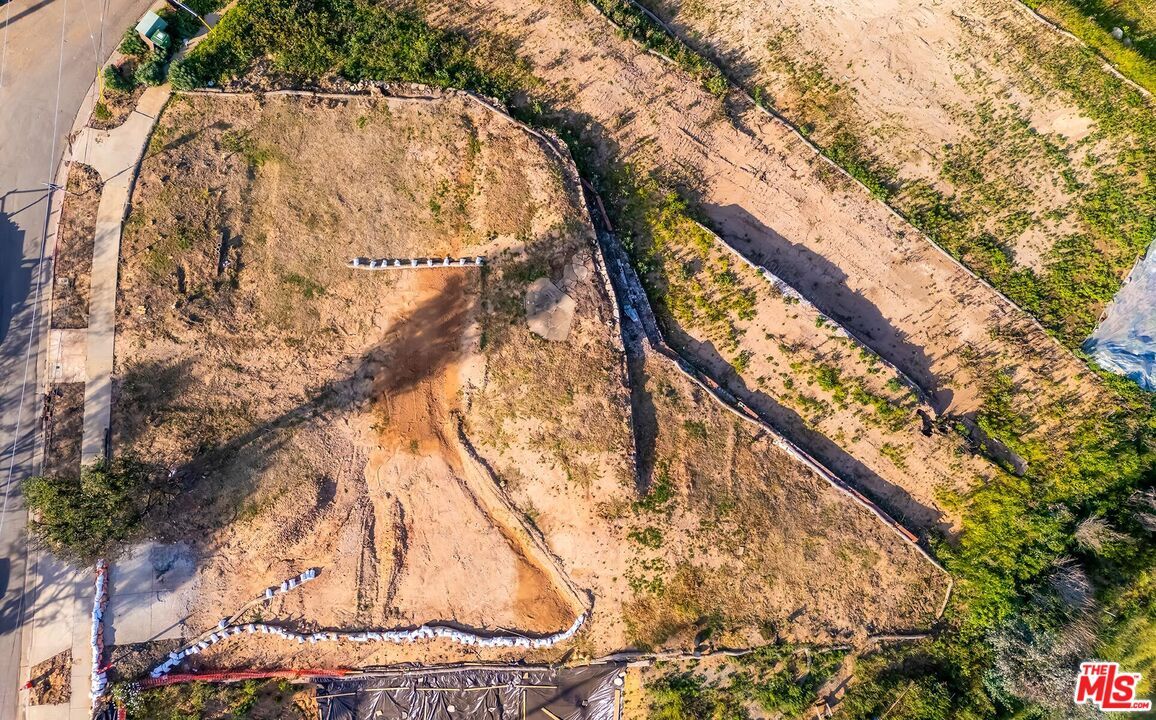 Property Photo:  576 Erskine Dr  CA 90272 