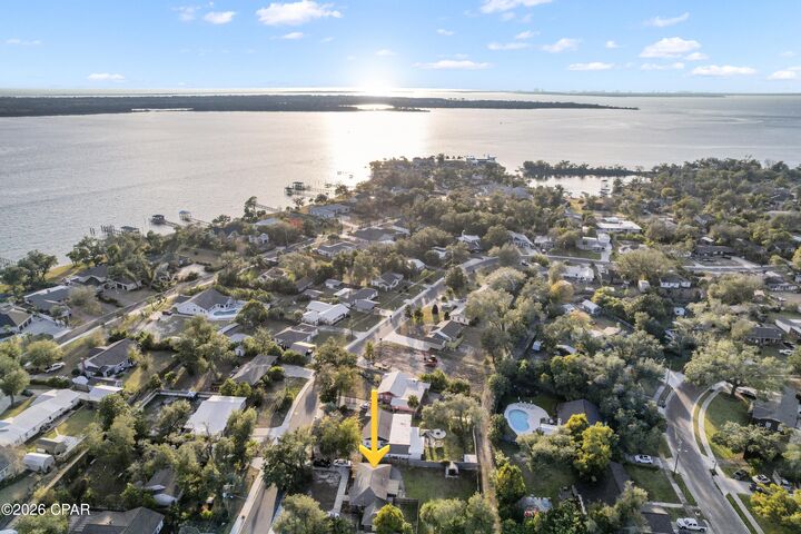 Property Photo:  448 S Macarthur Avenue  FL 32401 