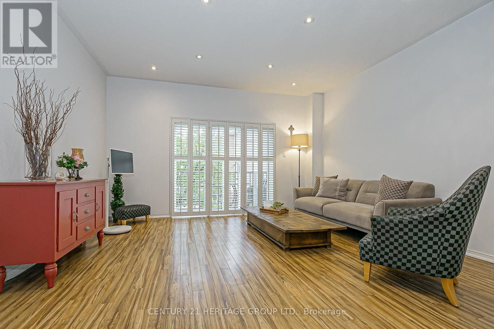 Property Photo:  23 Observatory Lane 66  ON L4C 0M7 