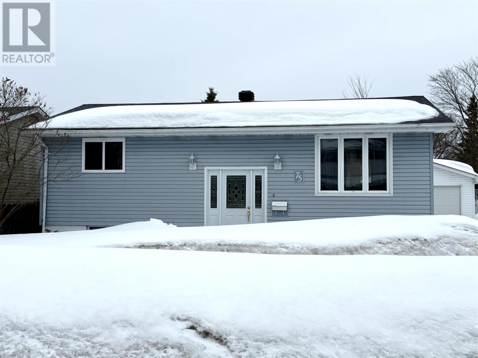 Photo de la propriété:  75 Copernicus Dr  ON P6A 6H3 