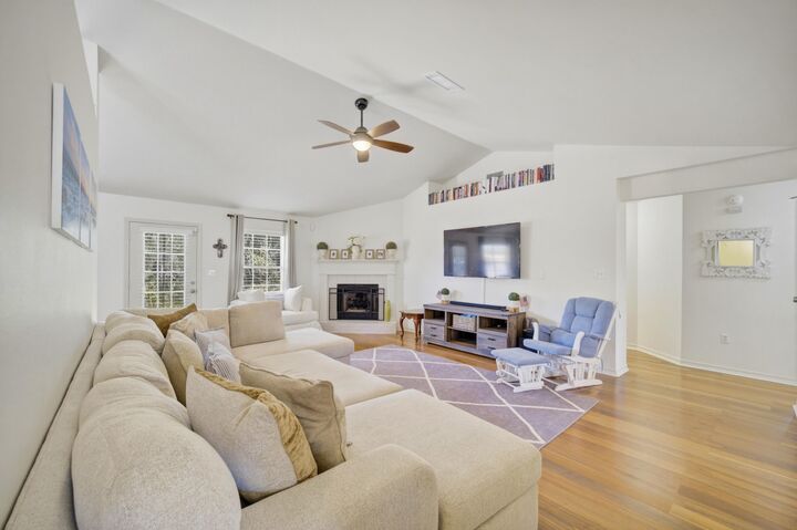 Property Photo:  346 Louise Circle  FL 32541 