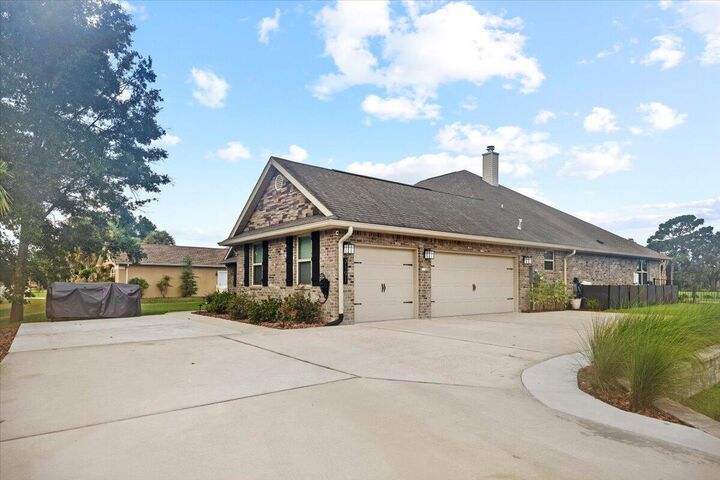 Property Photo:  7191 Apples Way  FL 32566 