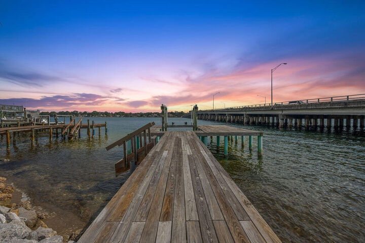 Property Photo:  901 Lighthouse Road  FL 32547 