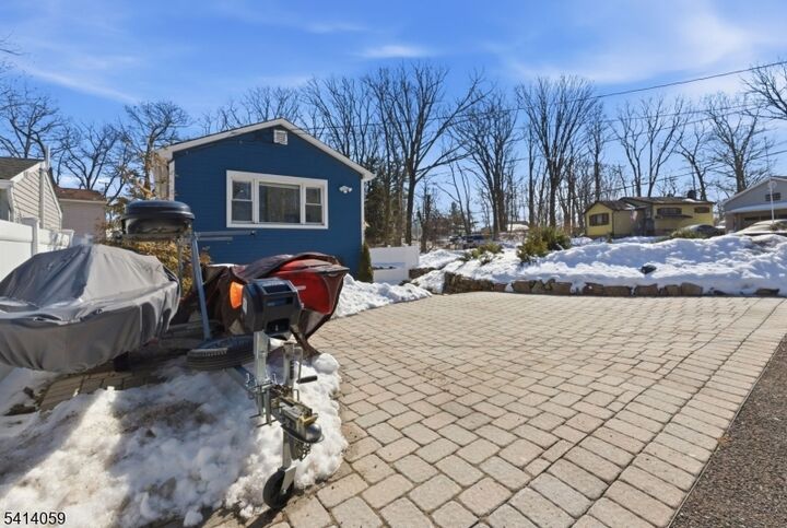 Property Photo:  25 Bucknell Way  NJ 07843 