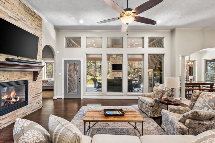 Property Photo:  450 Neptunes Cove  TX 77316 