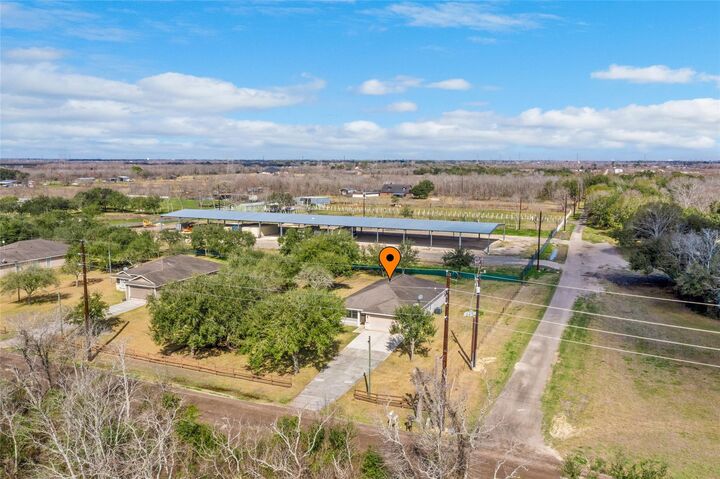 Property Photo:  3141 Cr 81  TX 77583 