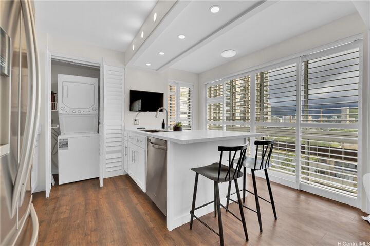 Property Photo:  431 Nahua Street 1301  HI 96815 