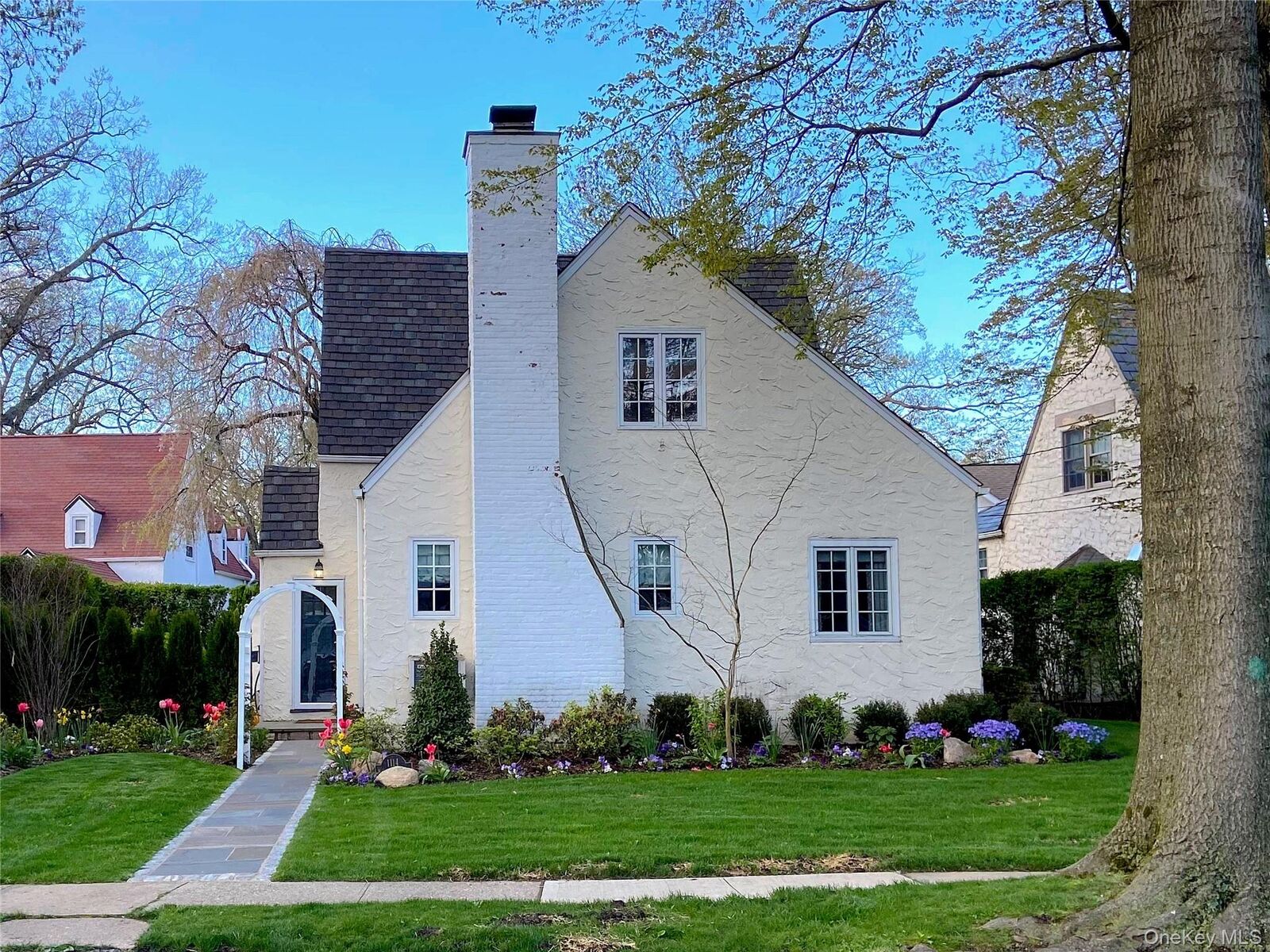 Property Photo:  1114 Washington Avenue  NY 10803 