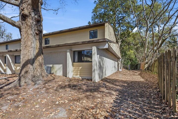 Property Photo: 2508 SW 35th Place D19 FL 32608