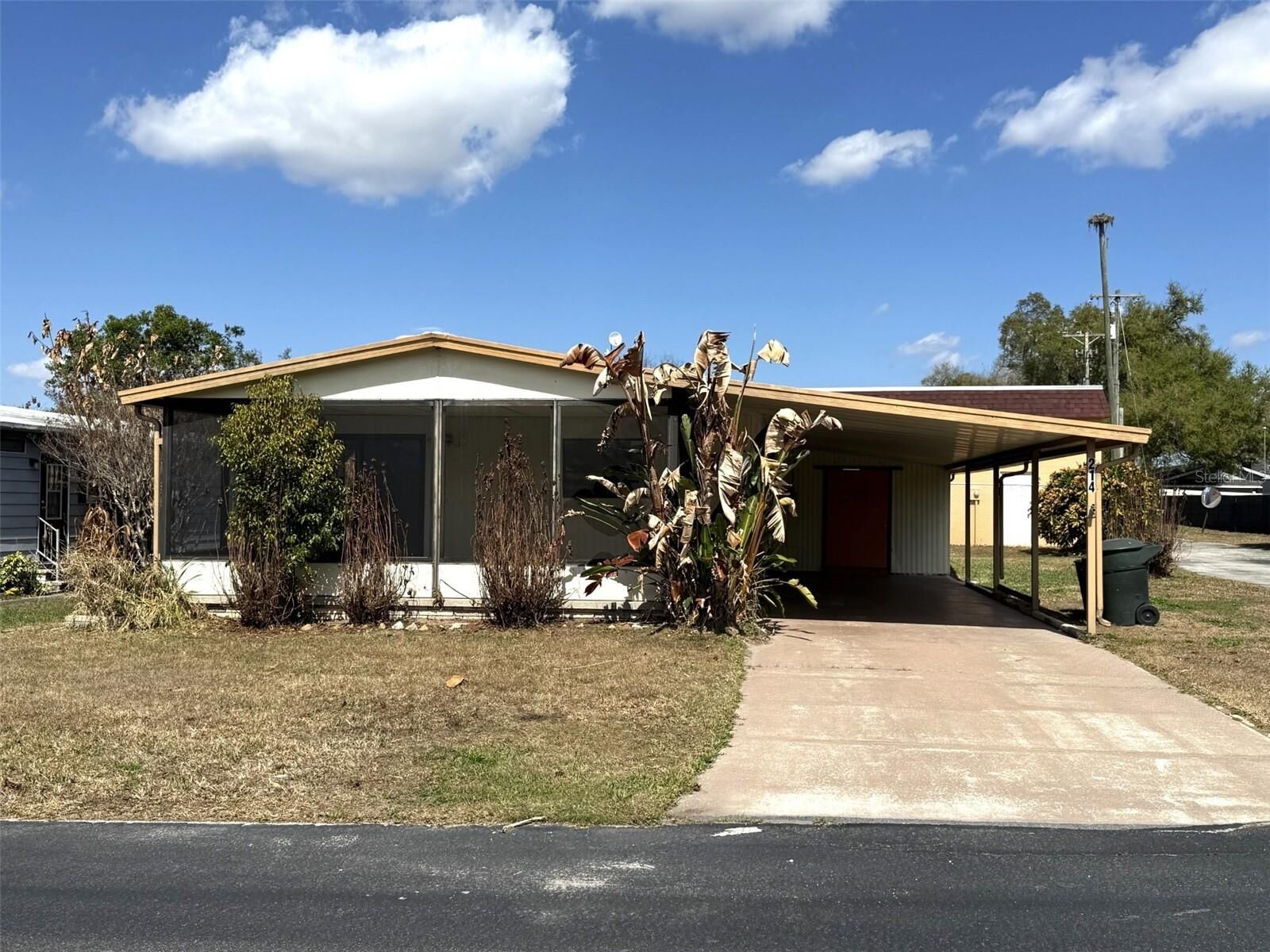 Property Photo:  2055 S Floral Avenue 214  FL 33830 