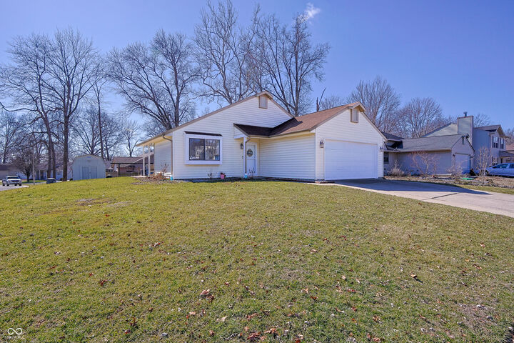 Property Photo: 1615 Thresher Drive IN 47201