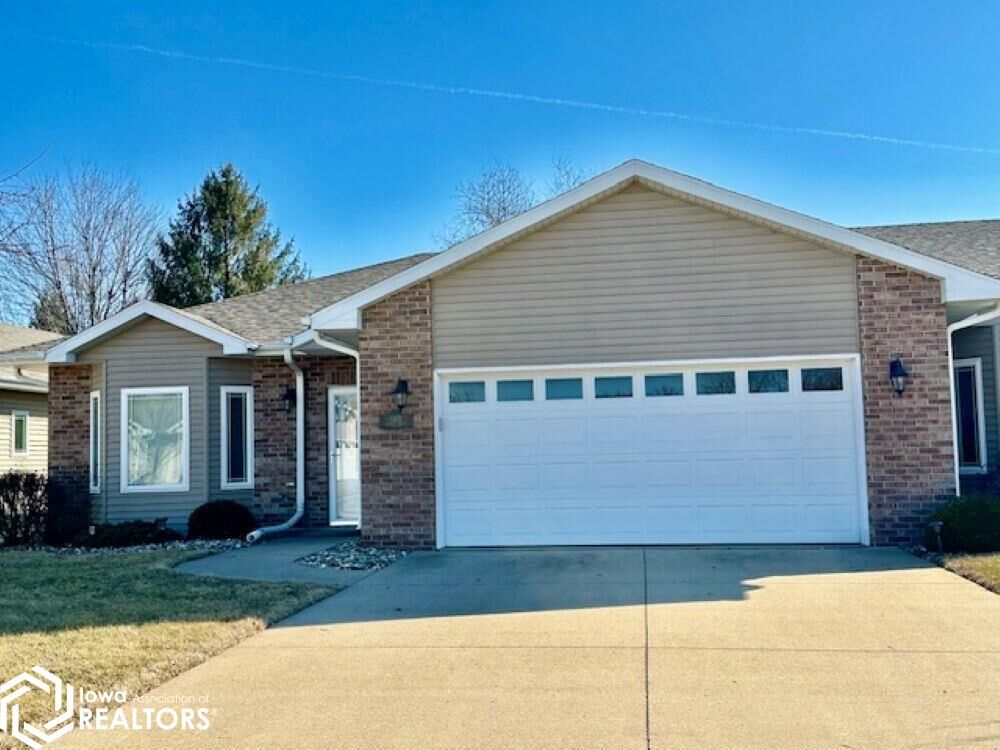 Property Photo: 1431 Pawnee Drive IA 52601