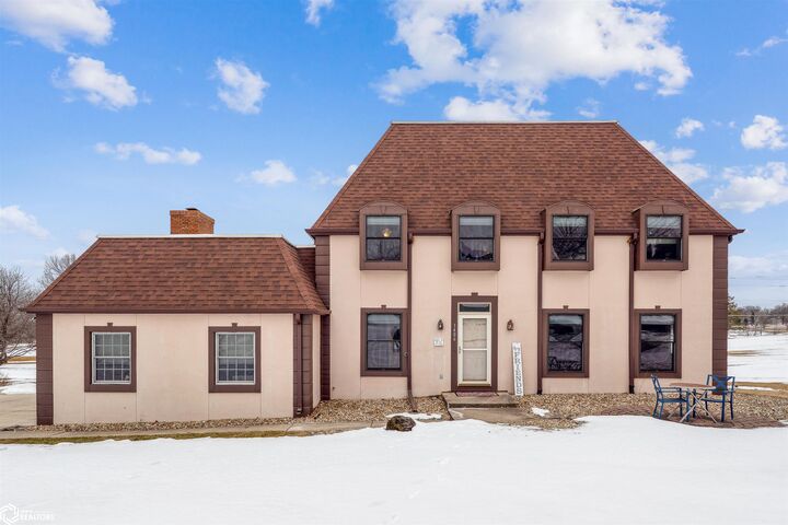 Property Photo:  1406 Fairway Drive  IA 50158 