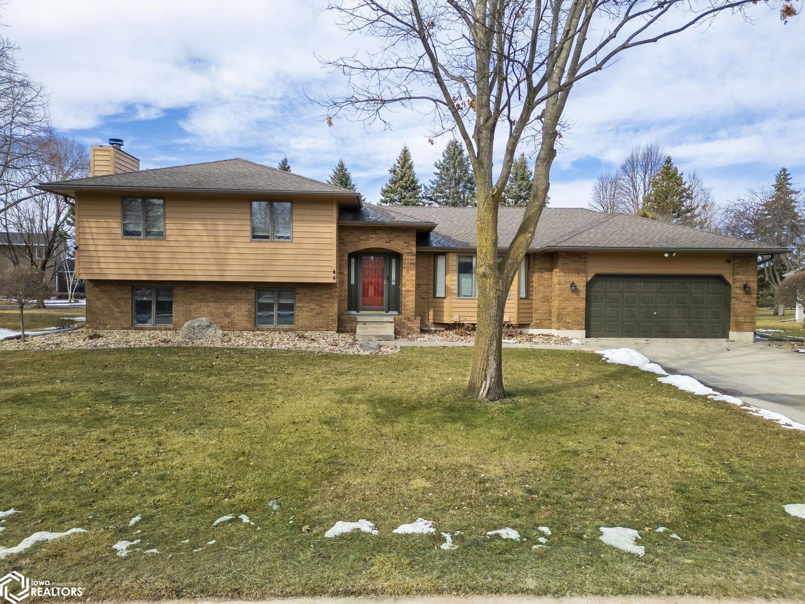 Property Photo:  4 Field Road  IA 50401 