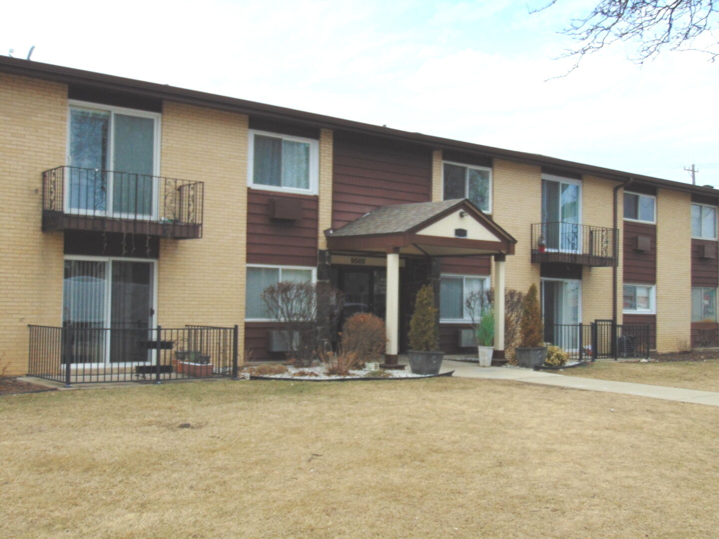 Property Photo:  9588 N Terrace Place 208H  IL 60016 